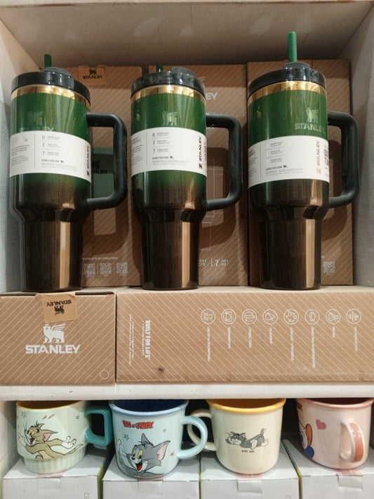 Stanley FlowState™ Tumbler: Limited Edition Racing Green & Gold