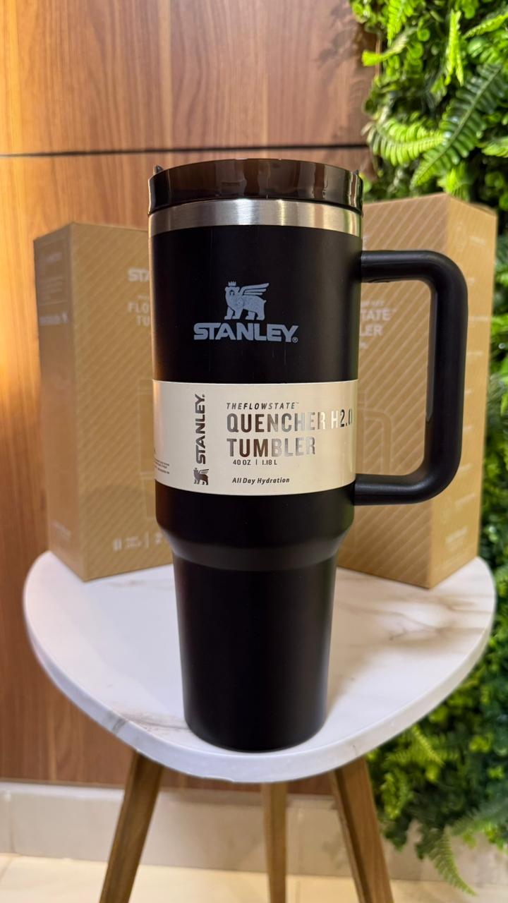 Stanley Quencher H2.0 FlowState Tumbler - 40 oz - Matte Black
