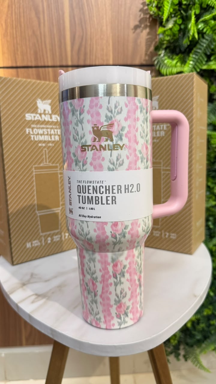 Stanley 40 oz Quencher H2.0 FlowState Tumbler – Floral Pink Print