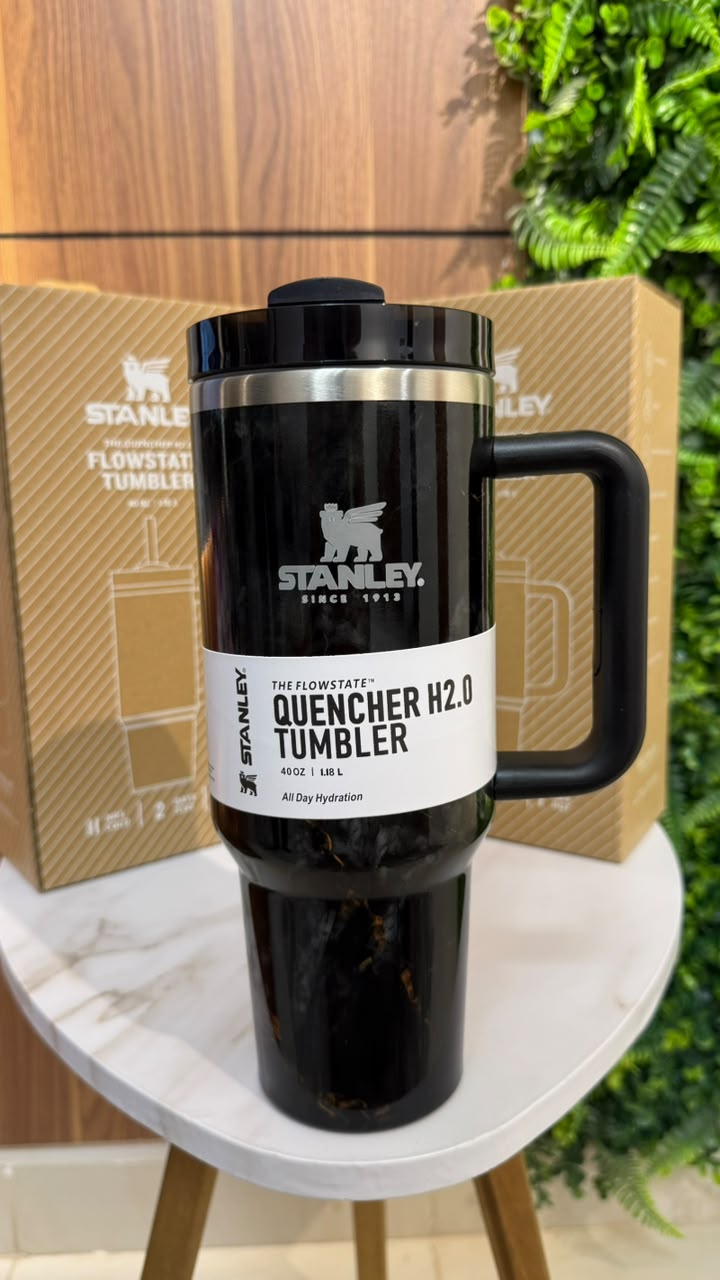 Stanley Quencher H2.0 FlowState™ Tumbler – 40 oz (Glossy Black Marble)