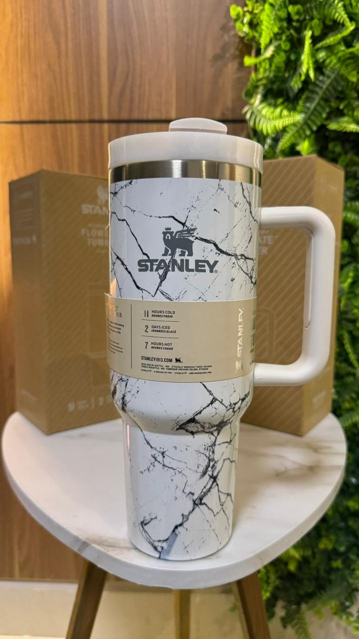 Stanley 40 oz FlowState Quencher Travel Tumbler - Luxe White Marble