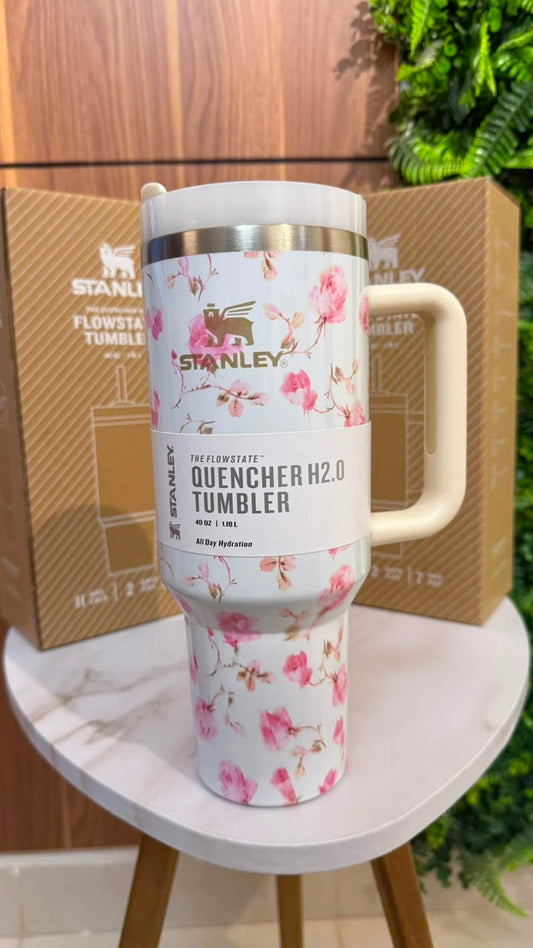 Stanley 40 oz Quencher H2.0 FlowState Tumbler – Cream Floral Rose