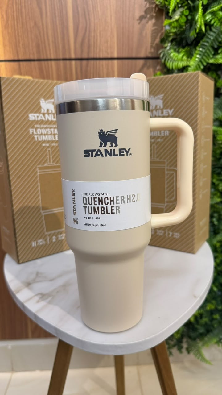 Stanley 40 oz Quencher H2.0 Tumbler –  Beige